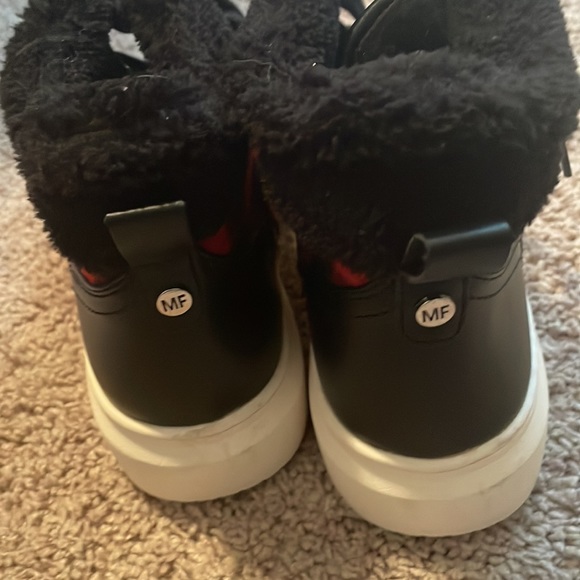 New Marc Fisher Fellow buffalo plaid sneaker - Picture 9 of 10